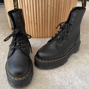 Doc Martens JADON III
Pisa Leather Platform Boots - ONLY WORN ONCE
